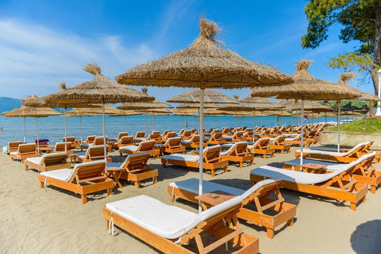 Ecuador Resort Zverneci 外观 照片