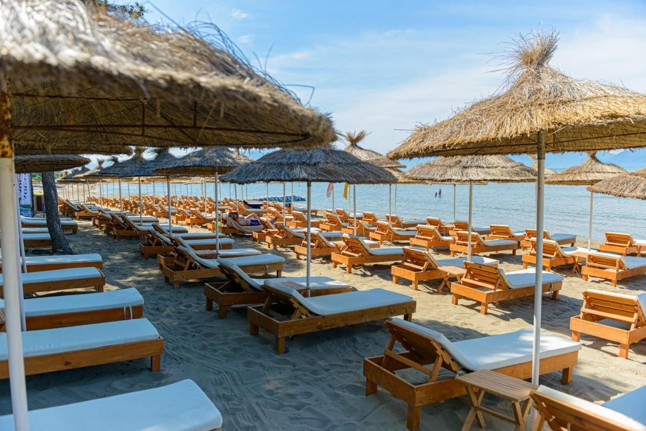 Ecuador Resort Zverneci 外观 照片