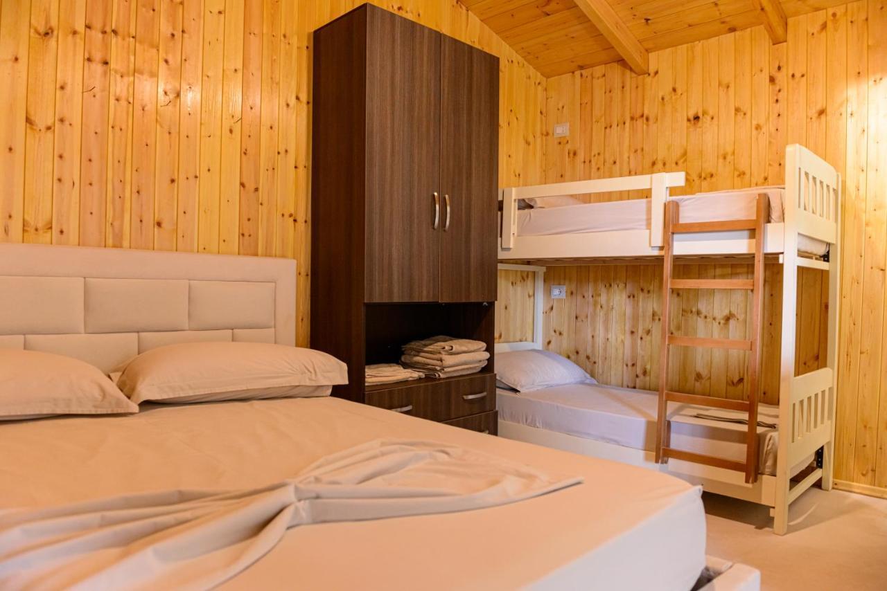 Ecuador Resort Zverneci 外观 照片