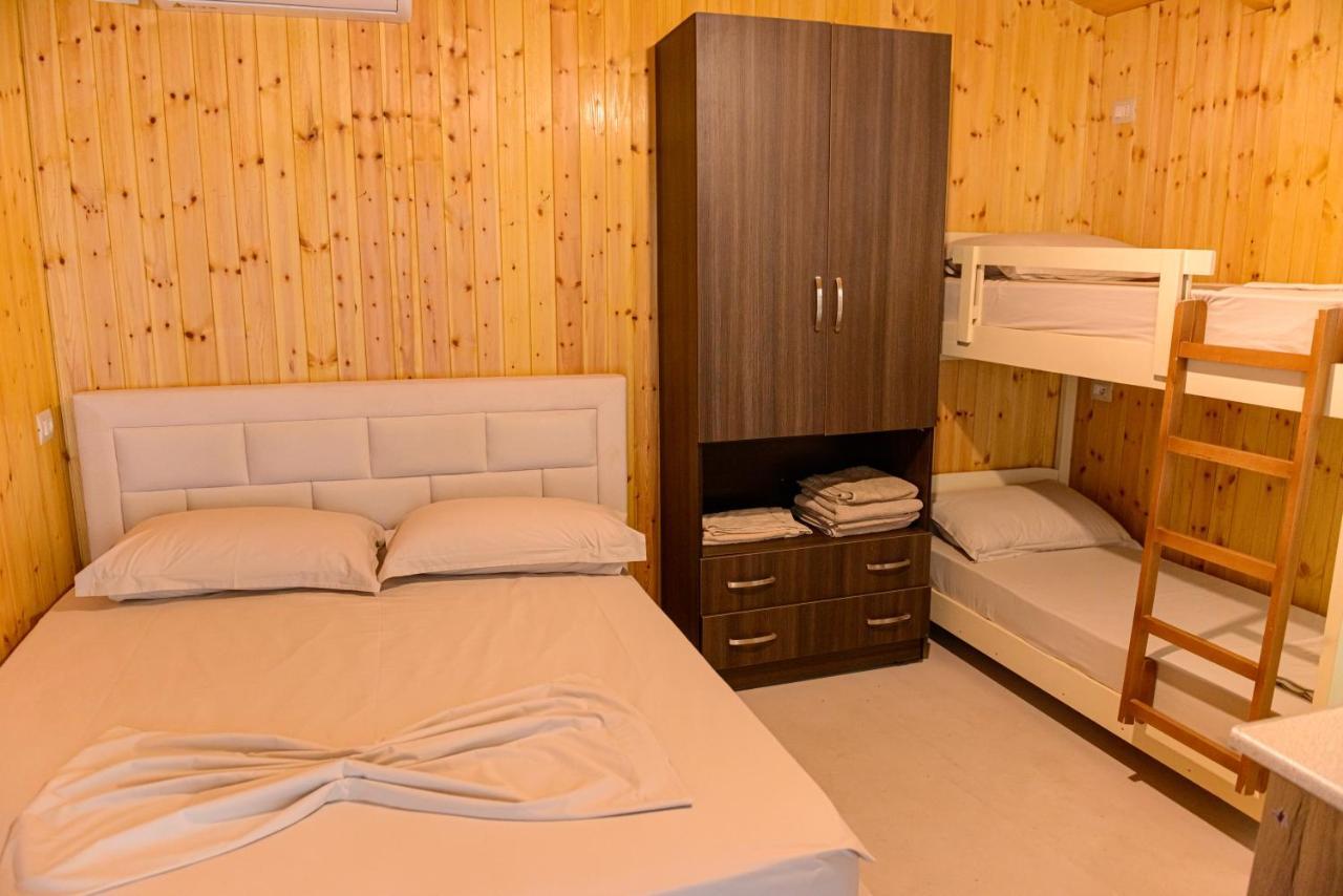 Ecuador Resort Zverneci 外观 照片