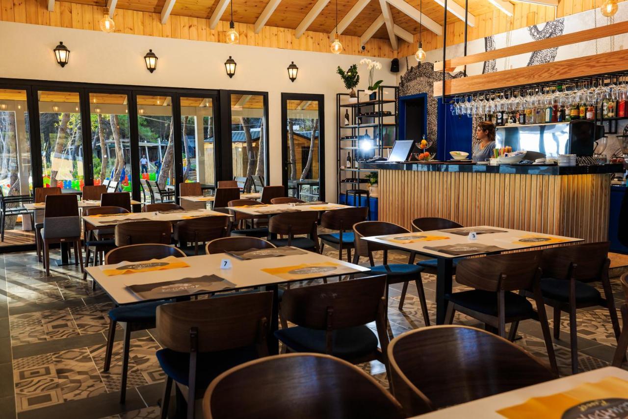 Ecuador Resort Zverneci 外观 照片