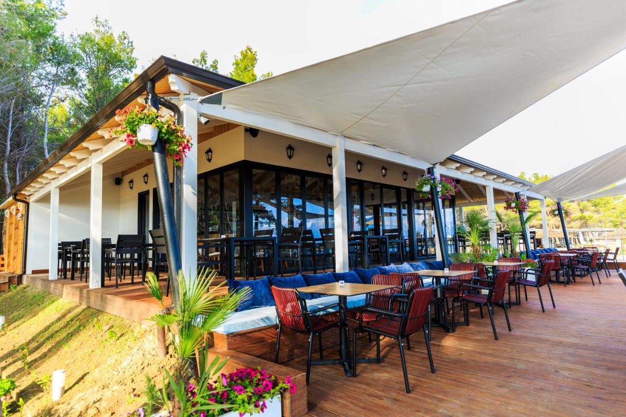 Ecuador Resort Zverneci 外观 照片
