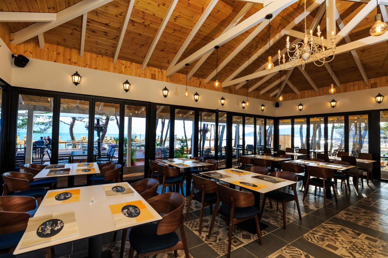 Ecuador Resort Zverneci 外观 照片