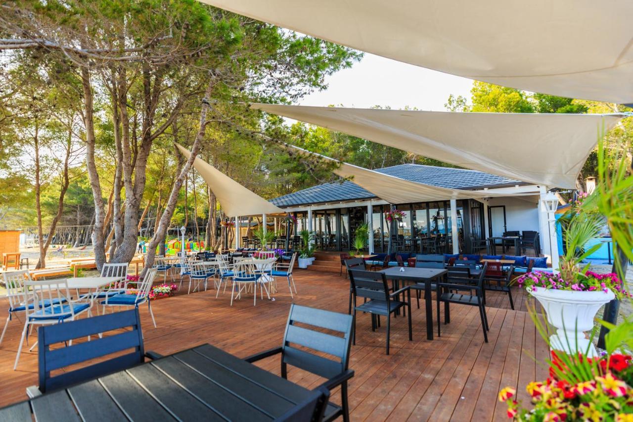 Ecuador Resort Zverneci 外观 照片