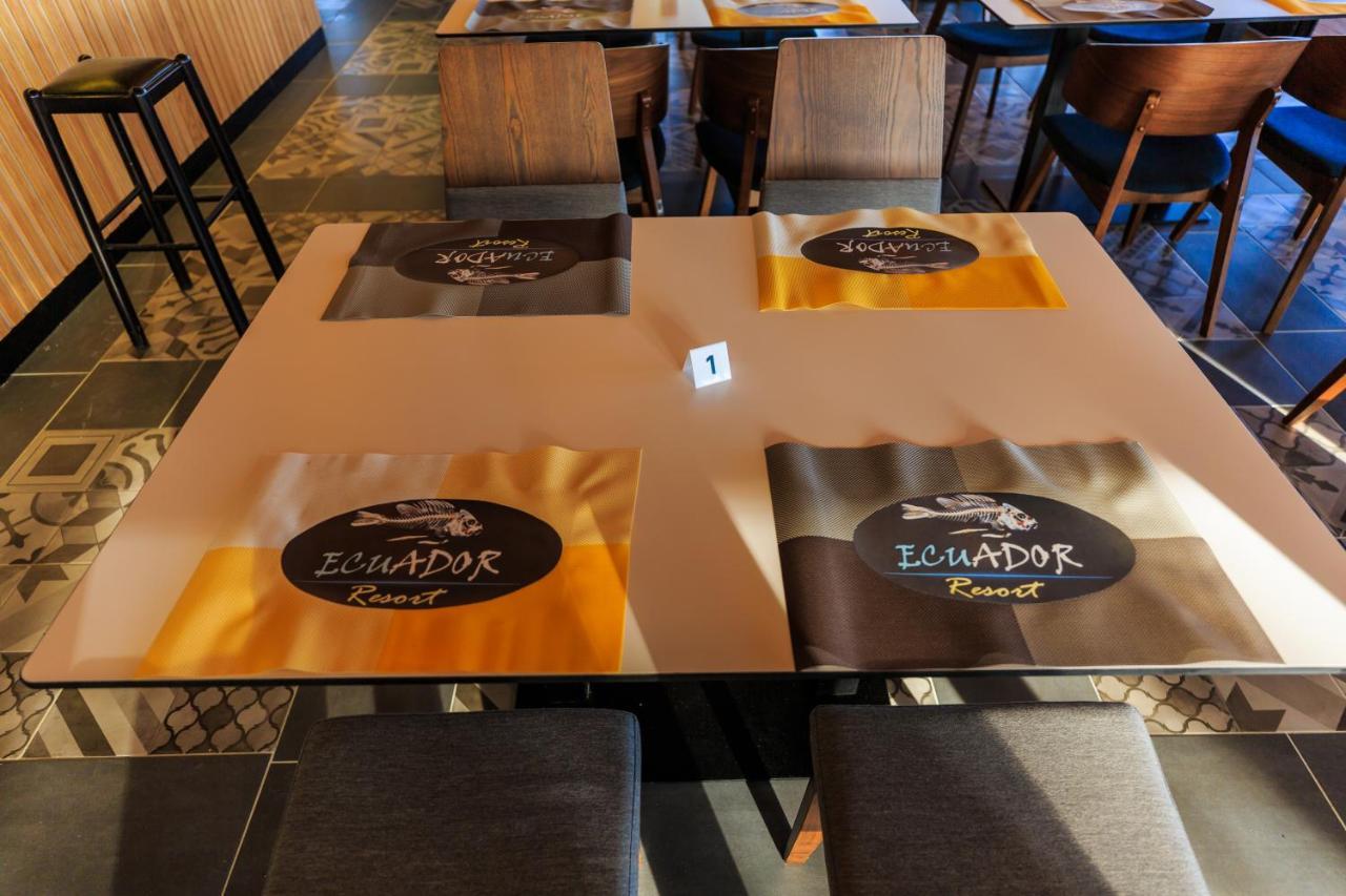 Ecuador Resort Zverneci 外观 照片