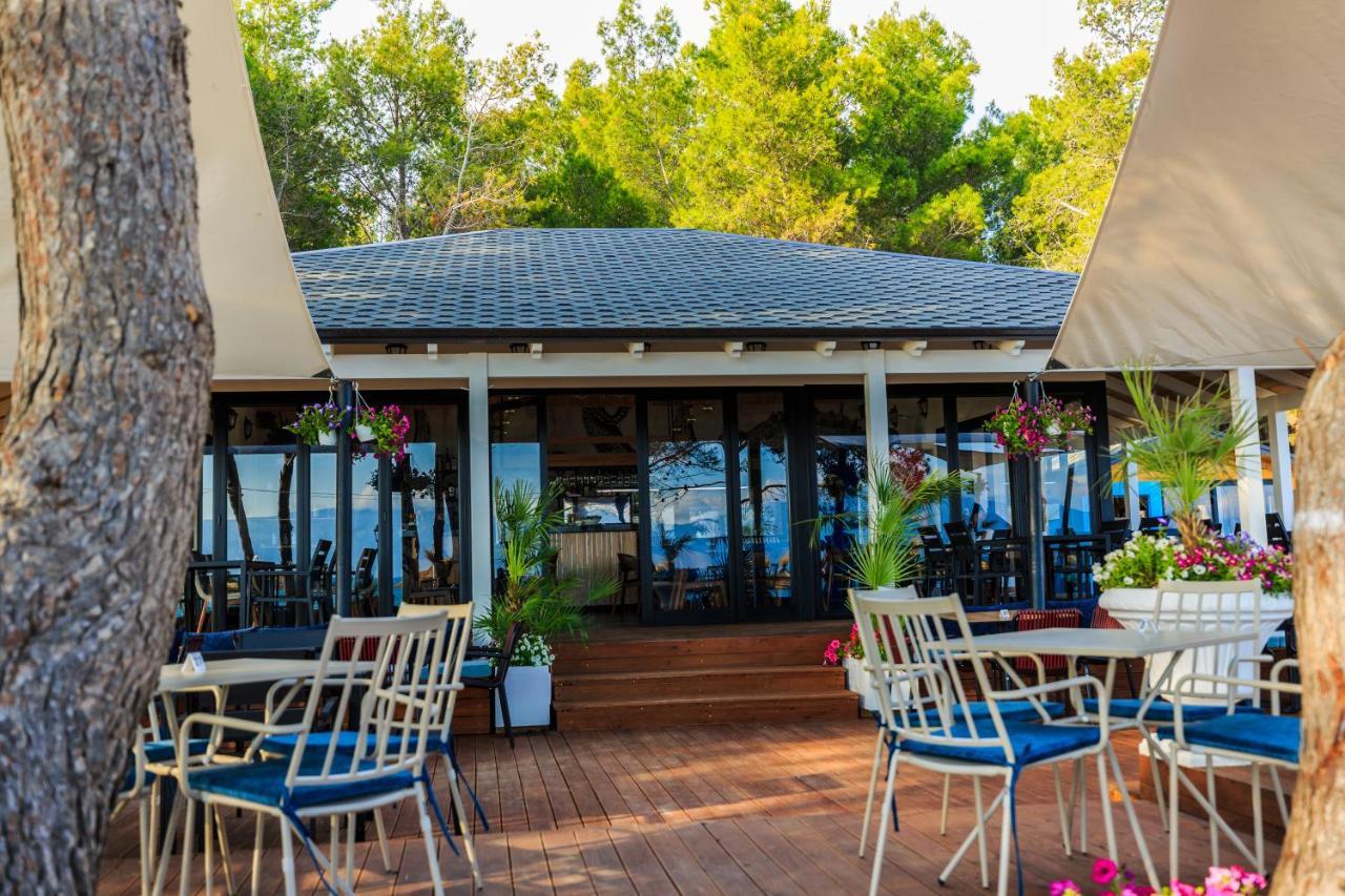 Ecuador Resort Zverneci 外观 照片